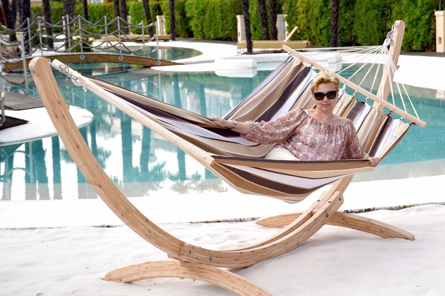 Hängematten-Set Ares Arc Lärche Naturbelassen Mit Stabhängematte XL Jamaica Cappuccino 5 Hängematten-Set Ares Arc Lärche Naturbelassen Mit Stabhängematte XL Jamaica Cappuccino – Bild 3