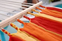 Hängematten-Set Mit Luxus-Stabhängematte KARIBIK RED Gefüttert Und Wetterfest 24 Hängematten-Set Mit Luxus-Stabhängematte KARIBIK RED Gefüttert Und Wetterfest -Gartenmöbel Store garten deals haengematten set rio grande holzgestell mit hammock lifestyle karibik red 4424401 8 1