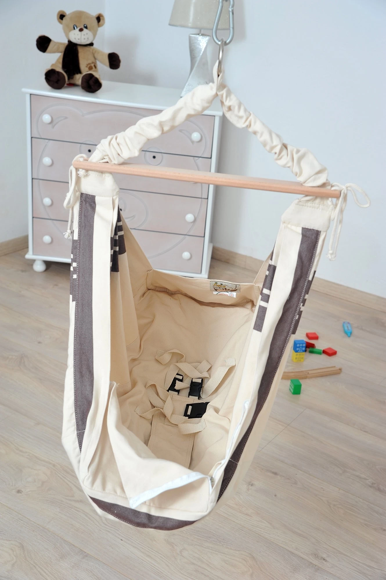 Lola Babyhängematte Babywiege YoYo Cappuccino Set Mit Thermomatratze ÖKO TEX 8 Lola Babyhängematte Babywiege YoYo Cappuccino Set Mit Thermomatratze ÖKO TEX – Bild 6