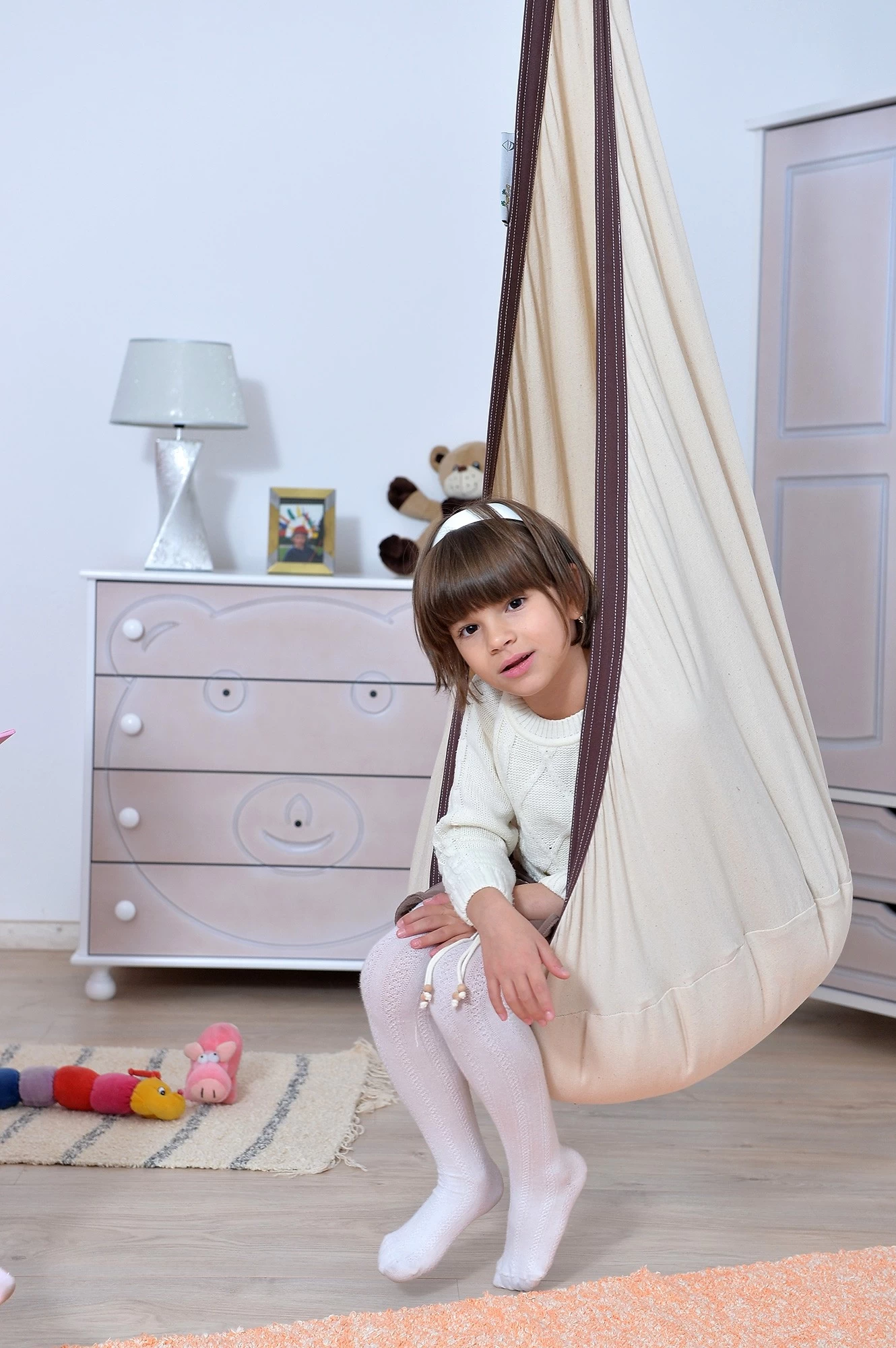 Lola Hängehöhle Loli Kids Kindersitz White Chocolate ÖKO TEX 16 Lola Hängehöhle Loli Kids Kindersitz White Chocolate ÖKO TEX – Bild 14