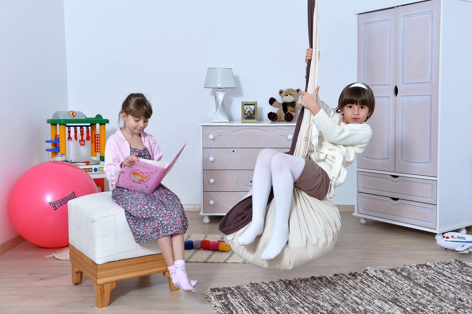 Lola Hängehöhle Loli Kids Kindersitz White Chocolate ÖKO TEX 6 Lola Hängehöhle Loli Kids Kindersitz White Chocolate ÖKO TEX – Bild 4