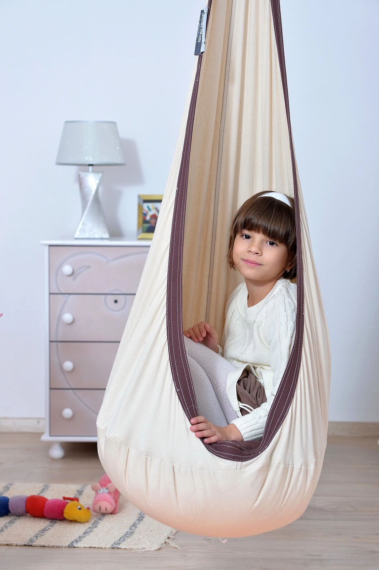 Lola Hängehöhle Loli Kids Kindersitz White Chocolate ÖKO TEX 13 Lola Hängehöhle Loli Kids Kindersitz White Chocolate ÖKO TEX – Bild 11