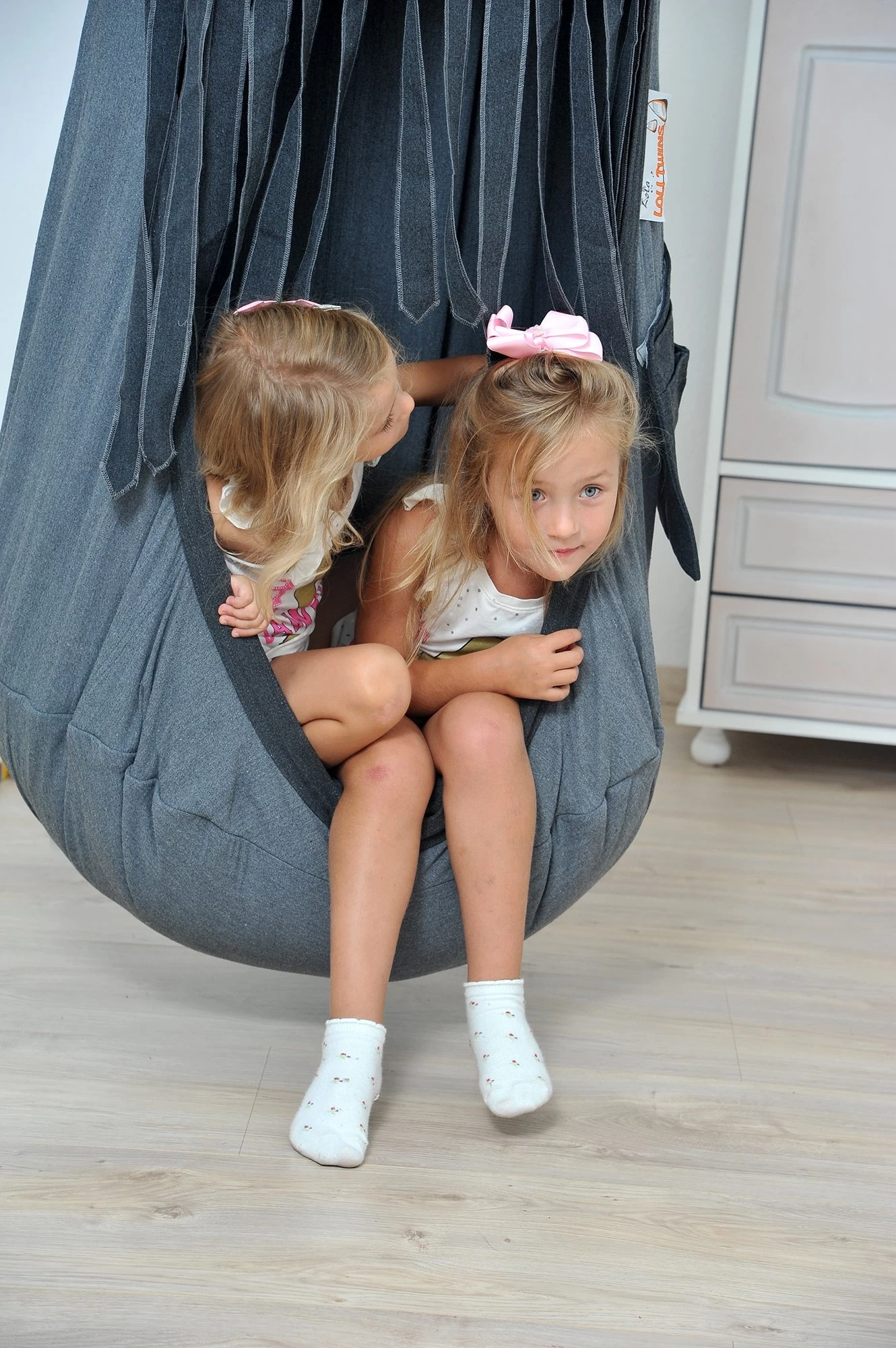 Lola Hängehöhle Double Loli Twins NOIRE Wetterfest Inkl. Drehwirbel 15 Lola Hängehöhle Double Loli Twins NOIRE Wetterfest Inkl. Drehwirbel – Bild 13