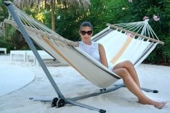 Einzel-Stabhängematte Cappuccino Outdoor -Gartenmöbel Store garten deals lola stabhangematte watterfaste cappuccino 115037 2 1