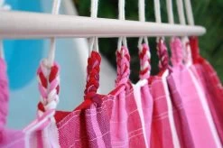 Lola Stab Hängematte Kolumbiana Fantasy Red-pink-white 11 Lola Stab Hängematte Kolumbiana Fantasy Red-pink-white -Gartenmöbel Store garten deals lola stabhangematte xl kolumbiana fantazy red pink white 113030 4