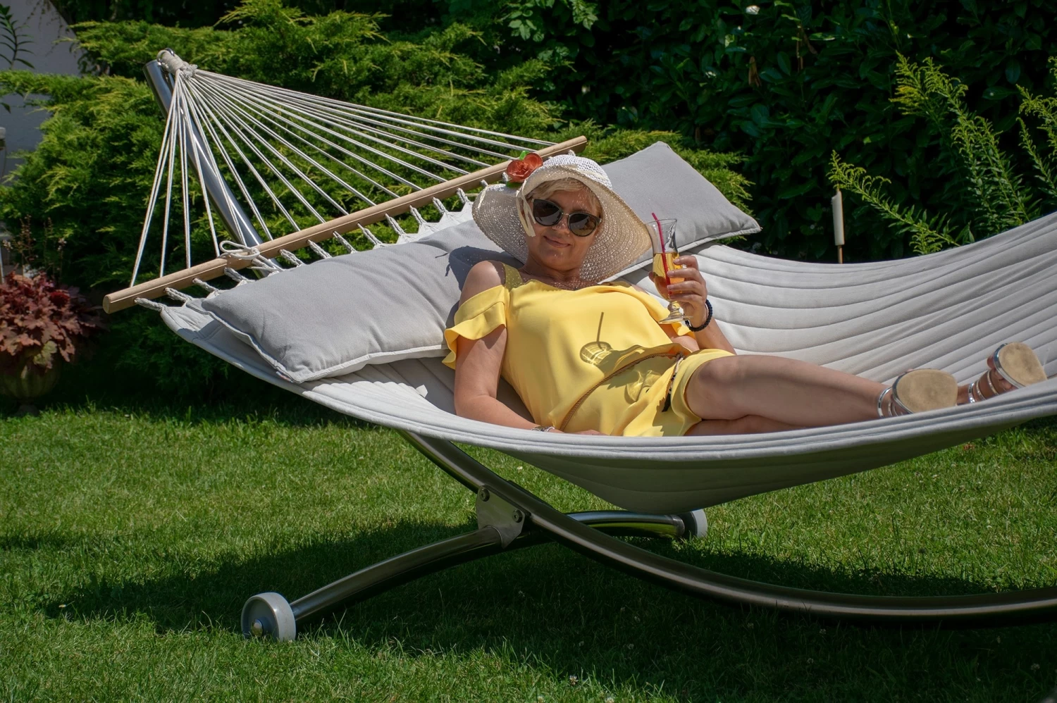 Hängemattenset Lola ROYAL DELUXE Mit Luxus Stabhängematte American SILVER 20 Hängemattenset Lola ROYAL DELUXE Mit Luxus Stabhängematte American SILVER – Bild 18