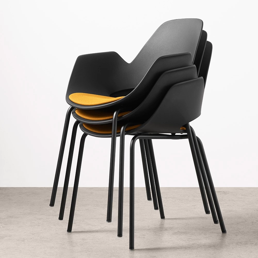 Houe FALK Stuhl Mit Armlehne Und Rohrbeine Und Schale: Schwarz, Sitzkissen Dark Green 10 Houe FALK Stuhl Mit Armlehne Und Rohrbeine Und Schale: Schwarz, Sitzkissen Dark Green – Bild 8