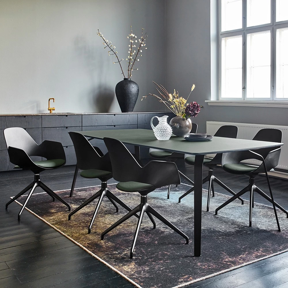 Houe FALK Stuhl Mit Armlehne Und 4 Sterngestell Und Schale: Schwarz, Sitzkissen Pine Green 4 Houe FALK Stuhl Mit Armlehne Und 4 Sterngestell Und Schale: Schwarz, Sitzkissen Pine Green – Bild 2