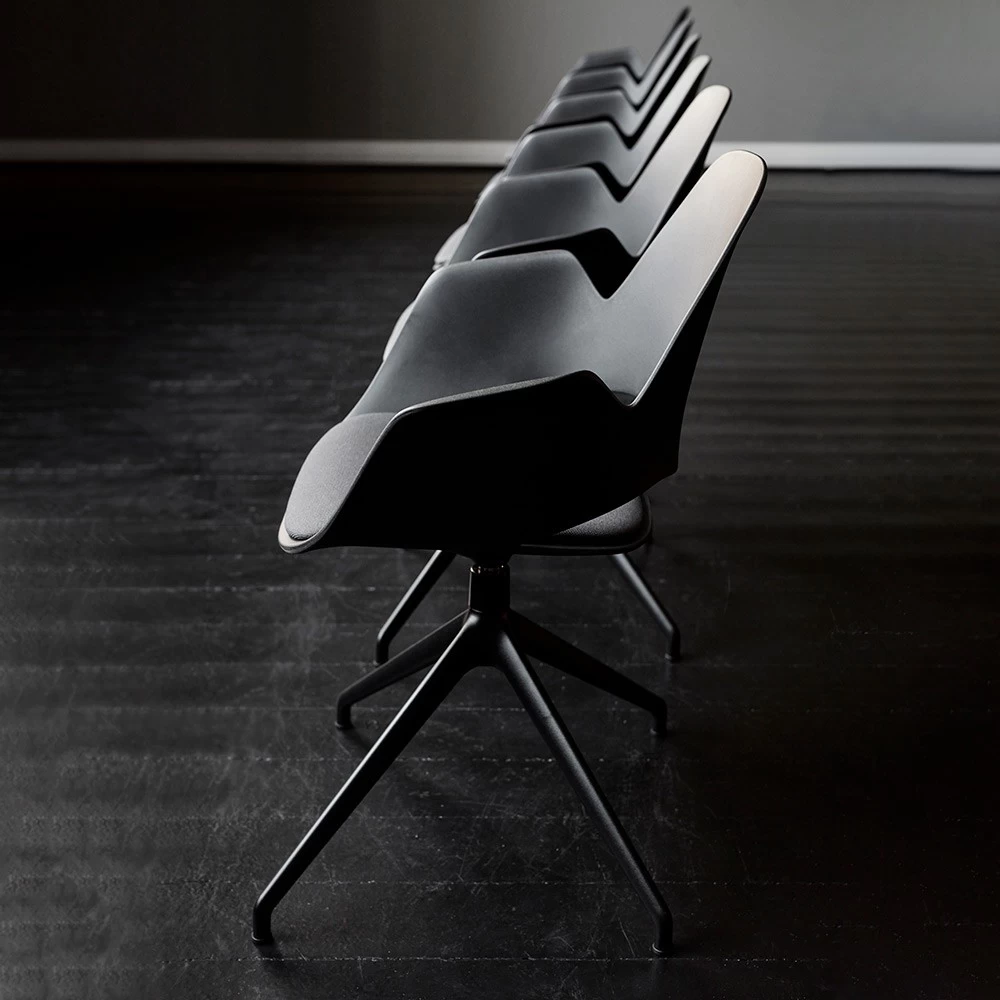 Houe FALK Stuhl Mit Armlehne Und 4 Sterngestell Und Schale: Schwarz, Sitzkissen Dark Grey 6 Houe FALK Stuhl Mit Armlehne Und 4 Sterngestell Und Schale: Schwarz, Sitzkissen Dark Grey – Bild 4