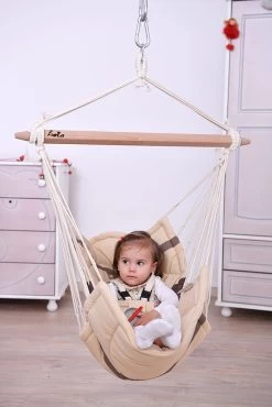 Lola Babyhängematte Bella Chica Cappuccino ÖKO TEX Kinderhängesessel 19 Lola Babyhängematte Bella Chica Cappuccino ÖKO TEX Kinderhängesessel -Gartenmöbel Store lola baby bella chica cappuccino 80001 4