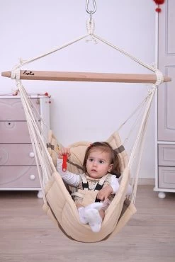 Lola Babyhängematte Bella Chica Cappuccino ÖKO TEX Kinderhängesessel 22 Lola Babyhängematte Bella Chica Cappuccino ÖKO TEX Kinderhängesessel -Gartenmöbel Store lola baby bella chica cappuccino 80001 6