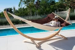 Familien-Stabhängematte American-Hammock Cofea-Robusta Mit Holzgestell Aus FSC-Lärche Ares-Arc -Gartenmöbel Store lola brasil hangematten gestell ares arc 4a