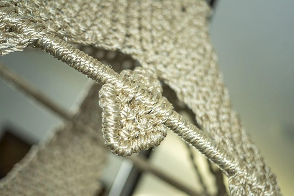 Lola Hängesofa Nido Royal Lola Champagne Mit Kissen Ecru Wetterfest 13 Lola Hängesofa Nido Royal Lola Champagne Mit Kissen Ecru Wetterfest – Bild 11