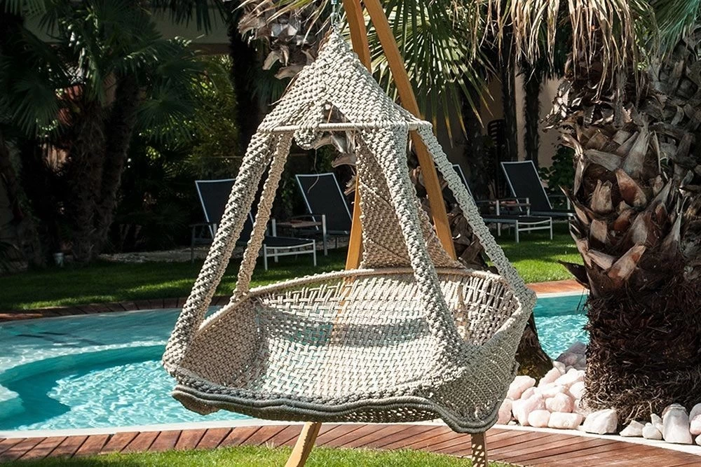 Lola Hängesofa Nido Royal Lola Champagne Mit Kissen Ecru Wetterfest 6 Lola Hängesofa Nido Royal Lola Champagne Mit Kissen Ecru Wetterfest – Bild 4