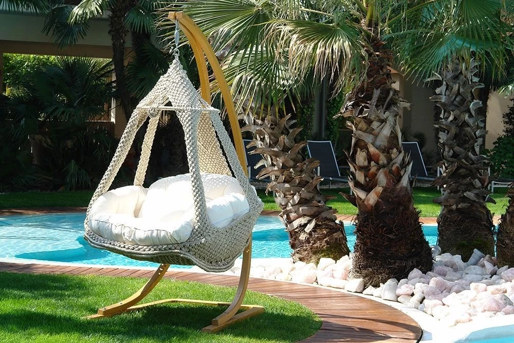 Lola Hängesofa Nido Royal Lola Champagne Mit Kissen Ecru Wetterfest 9 Lola Hängesofa Nido Royal Lola Champagne Mit Kissen Ecru Wetterfest – Bild 7