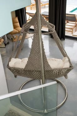 Hängesofa Lola Nido Royal Platin Outdoor Mit Kissen Ecru 26 Hängesofa Lola Nido Royal Platin Outdoor Mit Kissen Ecru -Gartenmöbel Store lola haengesofa nido royal platin kissen ecru lh06185 10