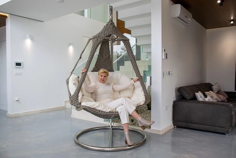 Hängesofa Lola Nido Royal Platin Outdoor Mit Kissen Ecru 5 Hängesofa Lola Nido Royal Platin Outdoor Mit Kissen Ecru – Bild 3