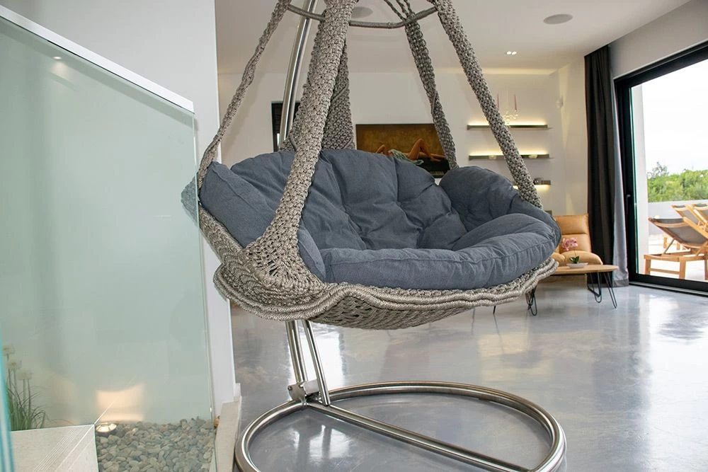 Hängesofa Lola Nido Royal Platin Outdoor Mit Kissen Noire 17 Hängesofa Lola Nido Royal Platin Outdoor Mit Kissen Noire – Bild 15