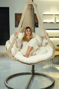 Lola Hängesofa Nido XL Champagne Wetterfest Mit Kissen Ecru - Kollektion 2019 13 Lola Hängesofa Nido XL Champagne Wetterfest Mit Kissen Ecru - Kollektion 2019 -Gartenmöbel Store lola haengesofa nido xl champagne mit kissen ecru 92254 2