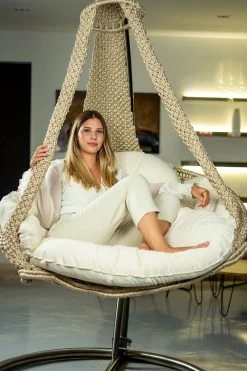 Lola Hängesofa Nido XL Champagne Wetterfest Mit Kissen Ecru - Kollektion 2019 14 Lola Hängesofa Nido XL Champagne Wetterfest Mit Kissen Ecru - Kollektion 2019 -Gartenmöbel Store lola haengesofa nido xl champagne mit kissen ecru 92254 3