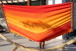 Familien-Stabhängematte Dominica Volcano Bio-Baumwolle -Gartenmöbel Store lola stabhaengematte dominica volcano red 7