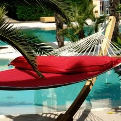 Lola Luxus Stab Hängematte Gefüttert American Hammock Lifestyle, FUEGO RED Mit Kissen Wetterfest -Gartenmöbel Store lola stabhangematte american hammock fuego red 95094 1
