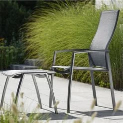 Stern KARI Stapelsessel Aluminium Anthrazit Mit Textilenbezug Karbon Und Aluminiumarmlehnen Anthrazit, Extra Hohe Rückenlehne -Gartenmöbel Store lola stern kari stapelsessel karbon 416808 14