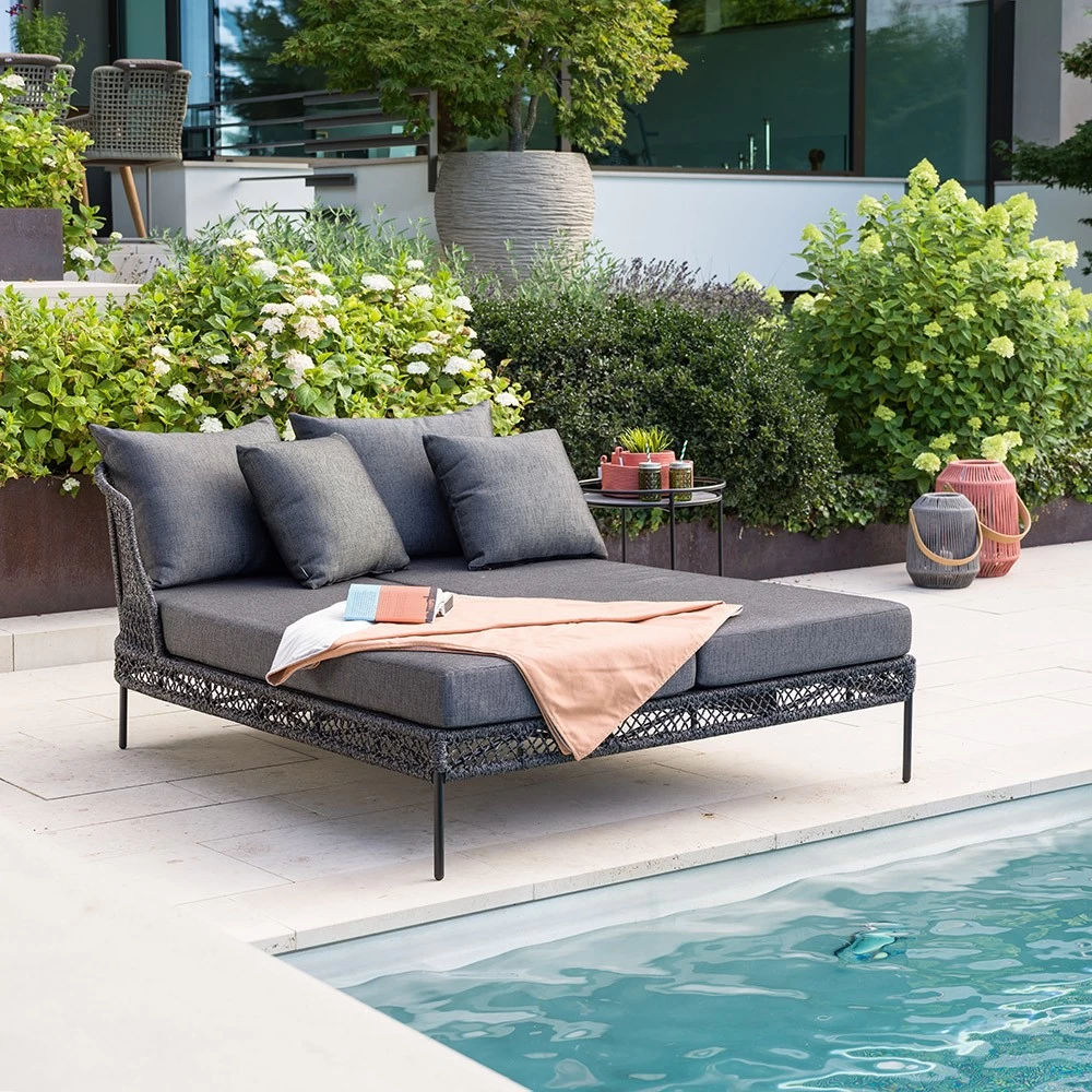 Stern Doppelliege Odea Aluminium Schwarz Matt Kordel Pepper Kissen Outdoorstoff Seidenschwarz 10 Stern Doppelliege Odea Aluminium Schwarz Matt Kordel Pepper Kissen Outdoorstoff Seidenschwarz – Bild 8