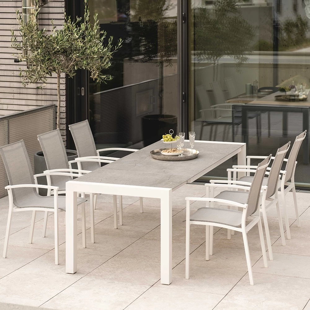 Stern Evoee Stapelsessel Weiß Mit Textilenbezug Silber Und Aluminiumarmlehnen Weiß 7 Stern Evoee Stapelsessel Weiß Mit Textilenbezug Silber Und Aluminiumarmlehnen Weiß – Bild 5