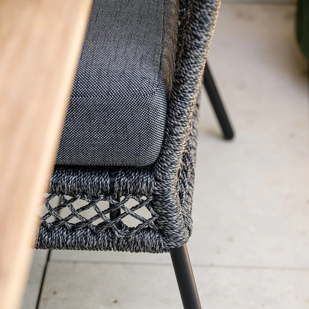 Stern Bank/Liege Odea Aluminium Schwarz Matt Kordel Pepper Kissen Outdoorstoff Seidenschwarz 8 Stern Bank/Liege Odea Aluminium Schwarz Matt Kordel Pepper Kissen Outdoorstoff Seidenschwarz – Bild 6