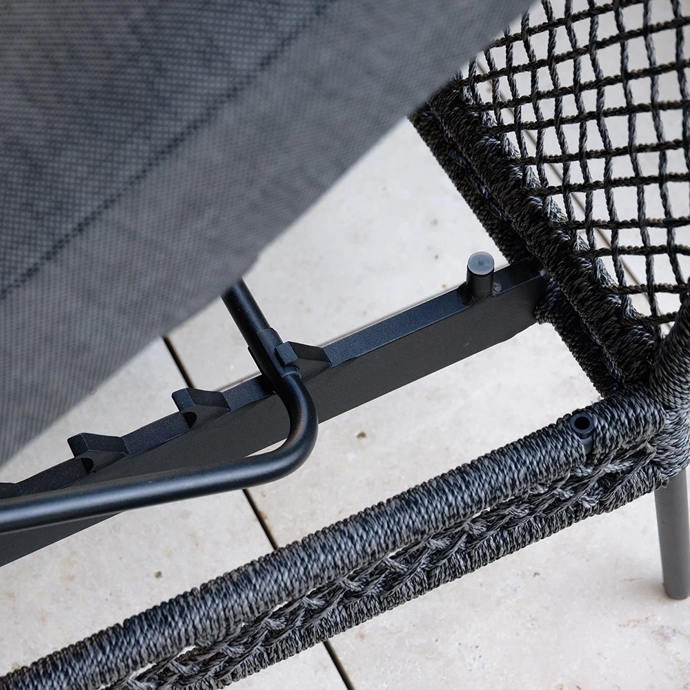 Stern Bank/Liege Odea Aluminium Schwarz Matt Kordel Pepper Kissen Outdoorstoff Seidenschwarz 10 Stern Bank/Liege Odea Aluminium Schwarz Matt Kordel Pepper Kissen Outdoorstoff Seidenschwarz – Bild 8